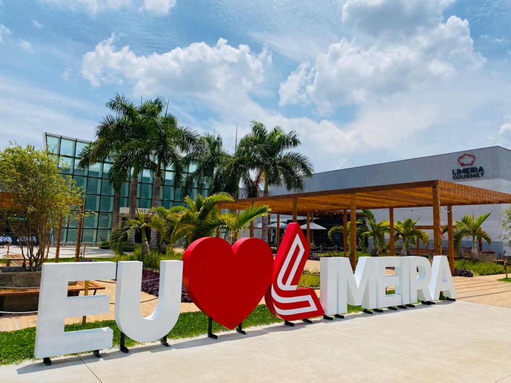 Limeira Shopping homenageia profissionais da linha de frente contra a covid