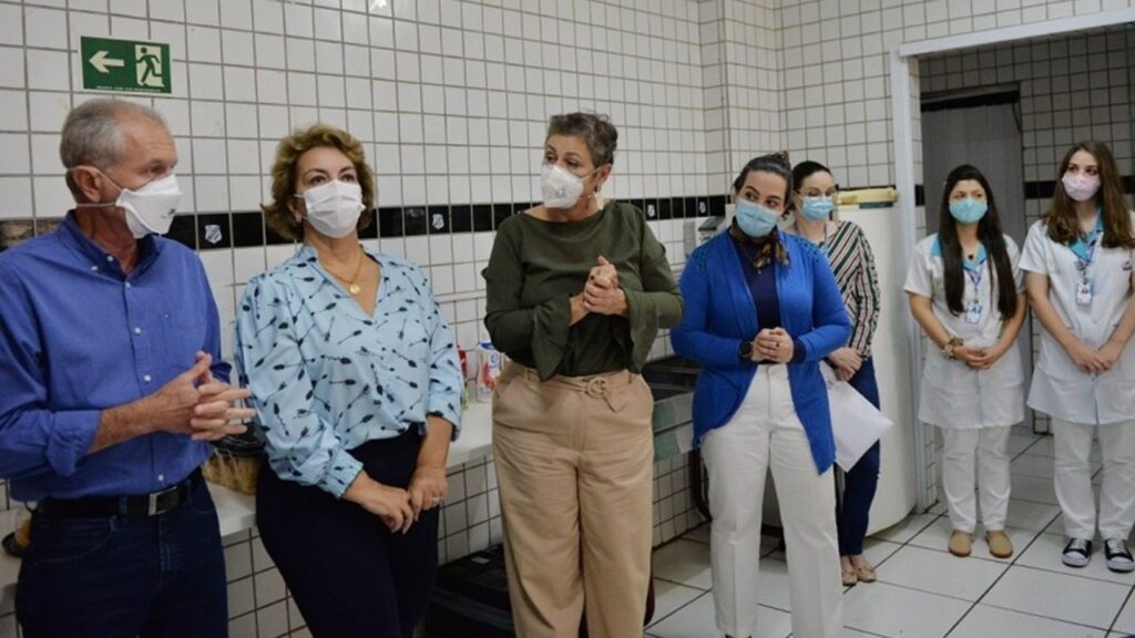 Equipe de vacinação do Limeirão recebe homenagem da Prefeitura de Limeira