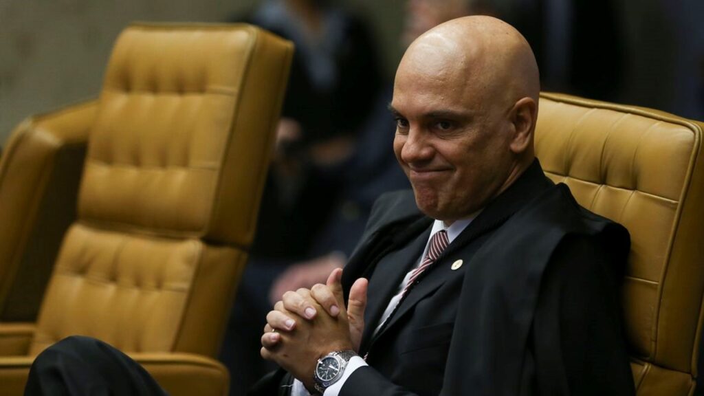 Conversa de Bolsonaro com Moraes causa preocupação na Polícia Federal