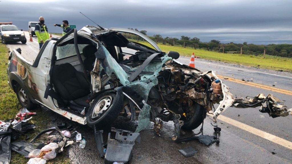 Motorista morre em acidente entre carro e caminhão em Rafard