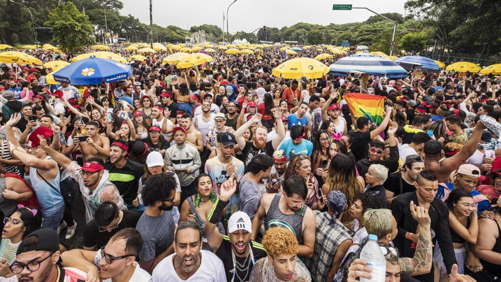 São Paulo estuda fazer Carnaval sem restrições em 2022