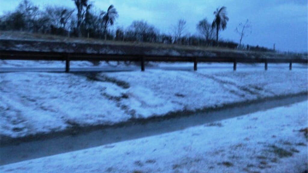 Temporal com granizo faz estragos em Pirassununga