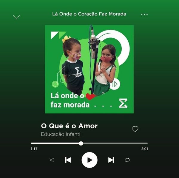 Crianças produzem músicas para estimular a expressão dos sentimentos