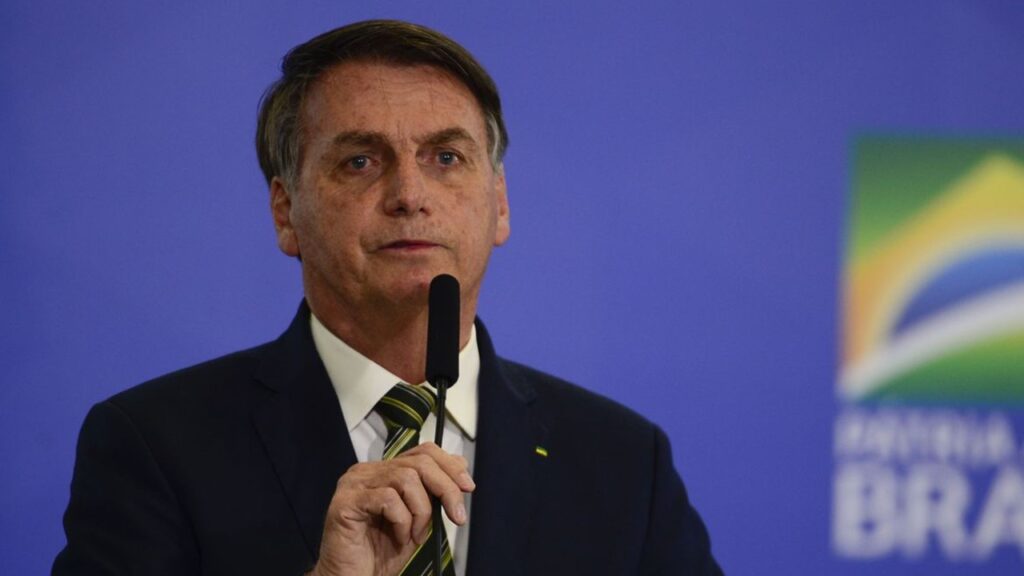 Bolsonaro dá entrada em hospital de Brasília após sentir desconforto