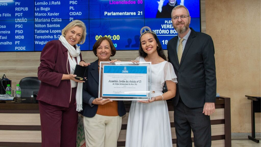 Assembleia Jardim das Acácias recebe Diploma de Gratidão da Cidade de Limeira