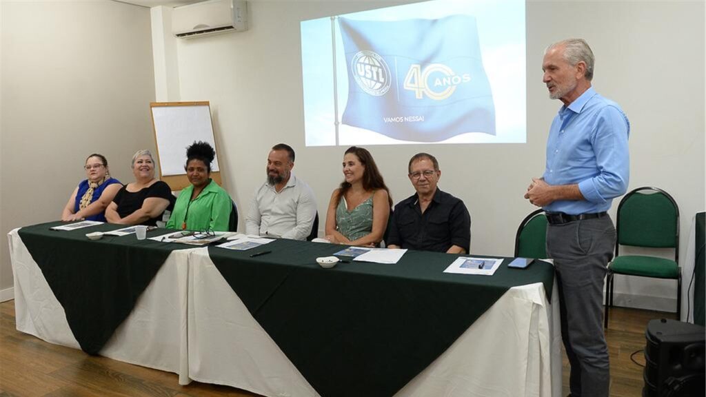 Mario Botion participa de lançamento de concurso de redação da USTL