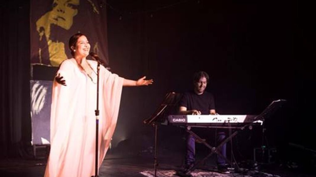 Dia das Mães no Tivoli Shopping musical em tributo à Elis Regina e sorteio prêmios Celebração gratuita do Dia das Mães no Tivoli Shopping com espetáculo em homenagem a Elis Regina e promoções especiais