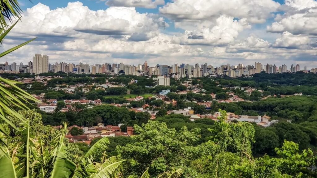 Somos polo, somos região e pulsamos como um só coração; vista aérea da cidade de Piracicaba; região metropolitana de Piracicaba; RMP