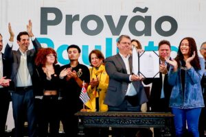 Provão Paulista abre caminho para 13 mil estudantes nas universidades estaduais em 2024 Governador Tarcísio de Freitas dá luz verde para a aplicação de novo exame que permitirá a entrada em universidades como a USP, Unicamp, Unesp, Univesp e Fatecs