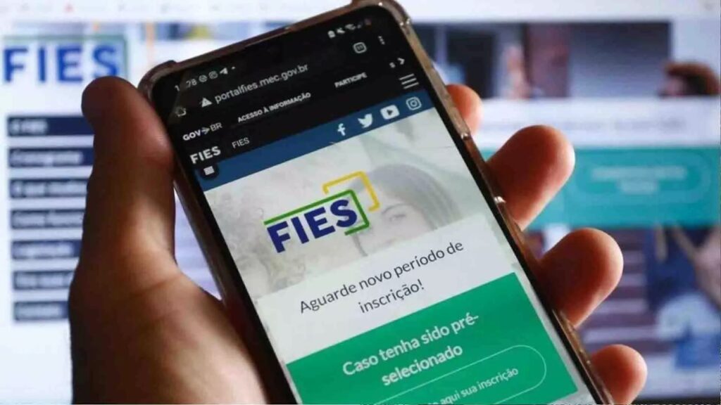 Aplicativo Fies Caixa: estudantes podem solicitar renovação de contrato pelo app