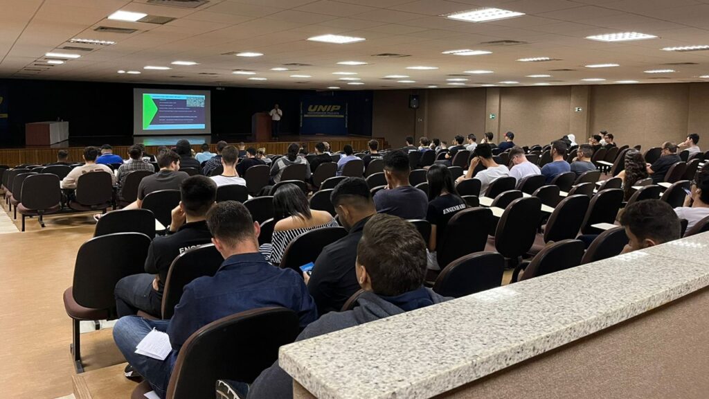 BRK promove palestra sobre saneamento para futuros engenheiros da Unip Limeira