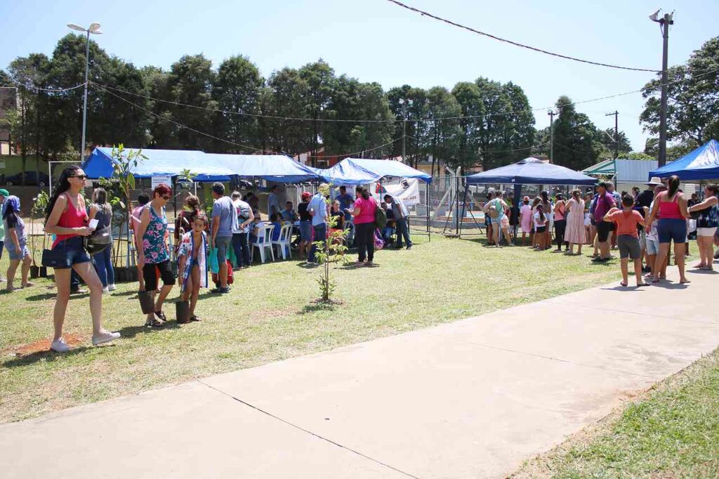 Prefeito no Bairro tem Festival de Natação e Empregabilidade 360° em Limeira