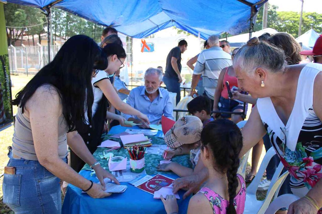 Prefeito no Bairro tem Festival de Natação e Empregabilidade 360° em Limeira