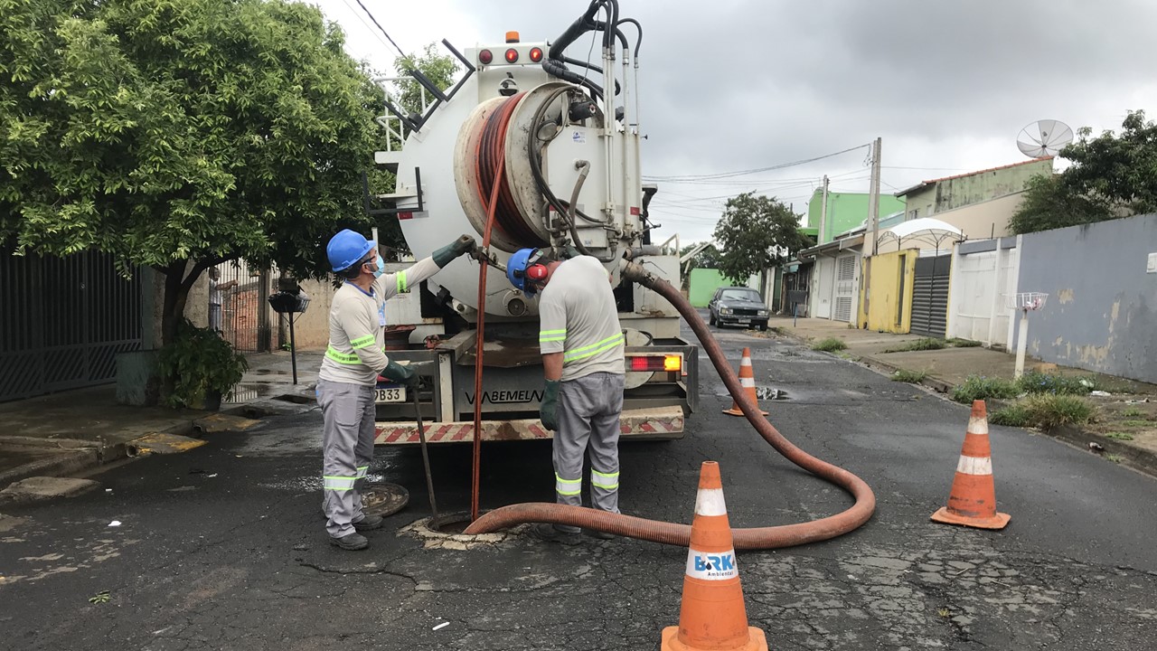 25 km de redes de esgoto receberam limpeza preventiva no ano de 2023 em Santa Gertrudes