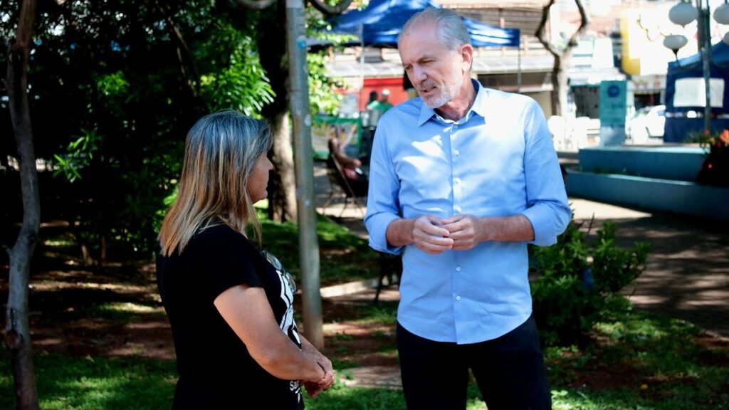 Prefeito Mario Botion no Prefeito no Bairro na Praça Toledo Barros em Limeira