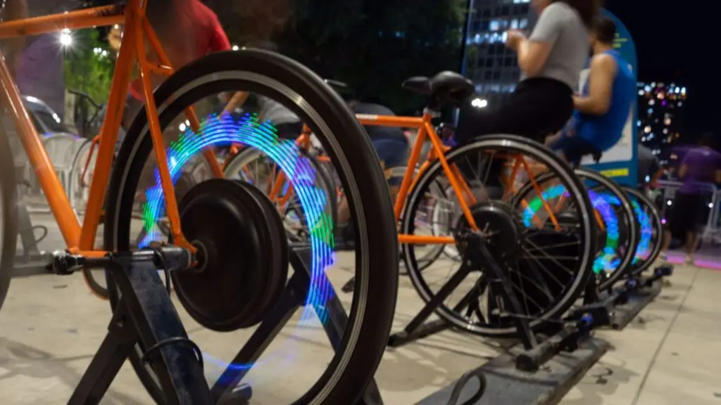 bicileta-gera-energia-para-o-bikecine