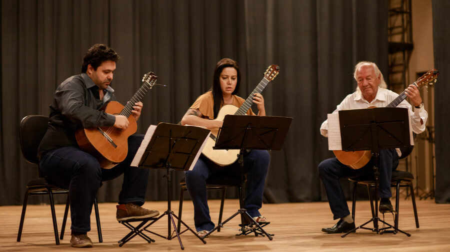 Violões-Artes-e-Trio