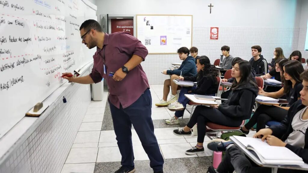 Enem-2024-curso-preparatório-oferece-aulões-gratuitos-de-revisão-para-o-exame