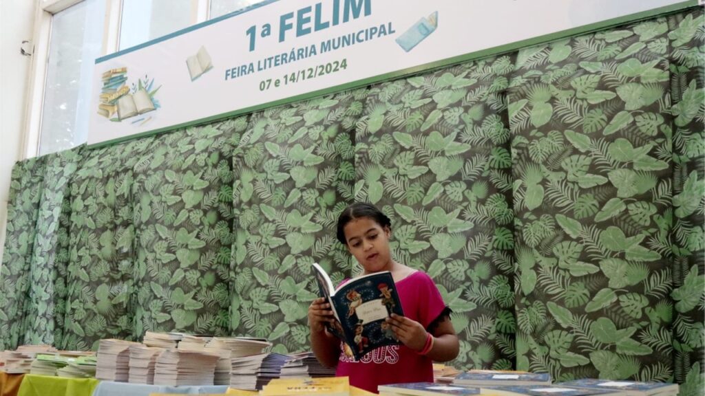 Estudantes participam do segundo dia da 1ª Feira Literária Municipal