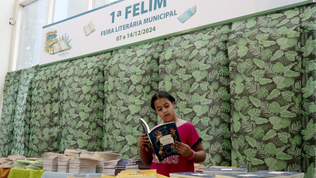 Estudantes participam do segundo dia da 1ª Feira Literária Municipal