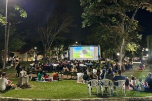 Cine Céu leva cinema itinerante e sustentável a bairros de Piracicaba com sessões gratuitas