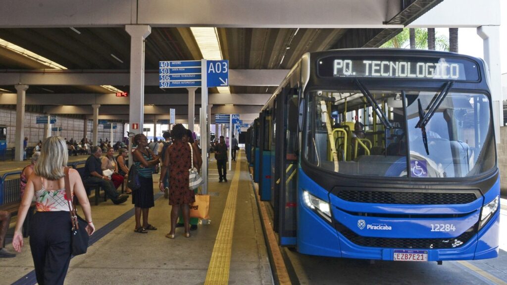 Piracicaba oferece horário especial de ônibus para vestibular da Fatec