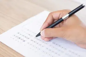Concursos-Públicos-em-2025-Mais-de-20-mil-vagas-abertas-e-salários-de-até-R$-35-mil-em-todo-Brasil