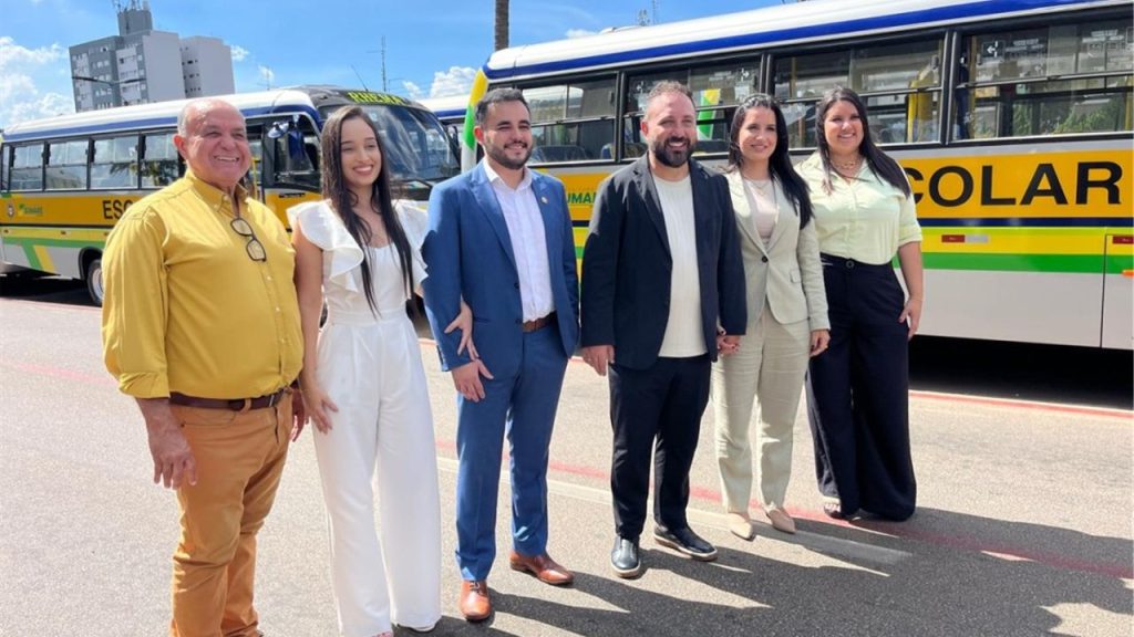 Sumaré entrega 10 ônibus com ar-condicionado e internet para APAE e entidades sociais